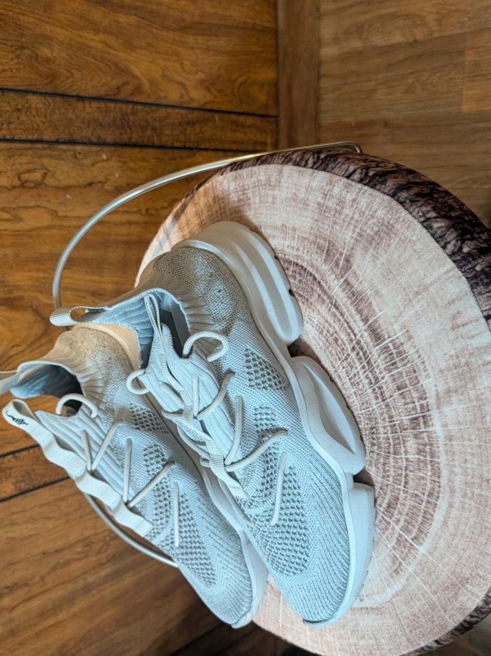 Light Gray Men's Athletic Running Shoes